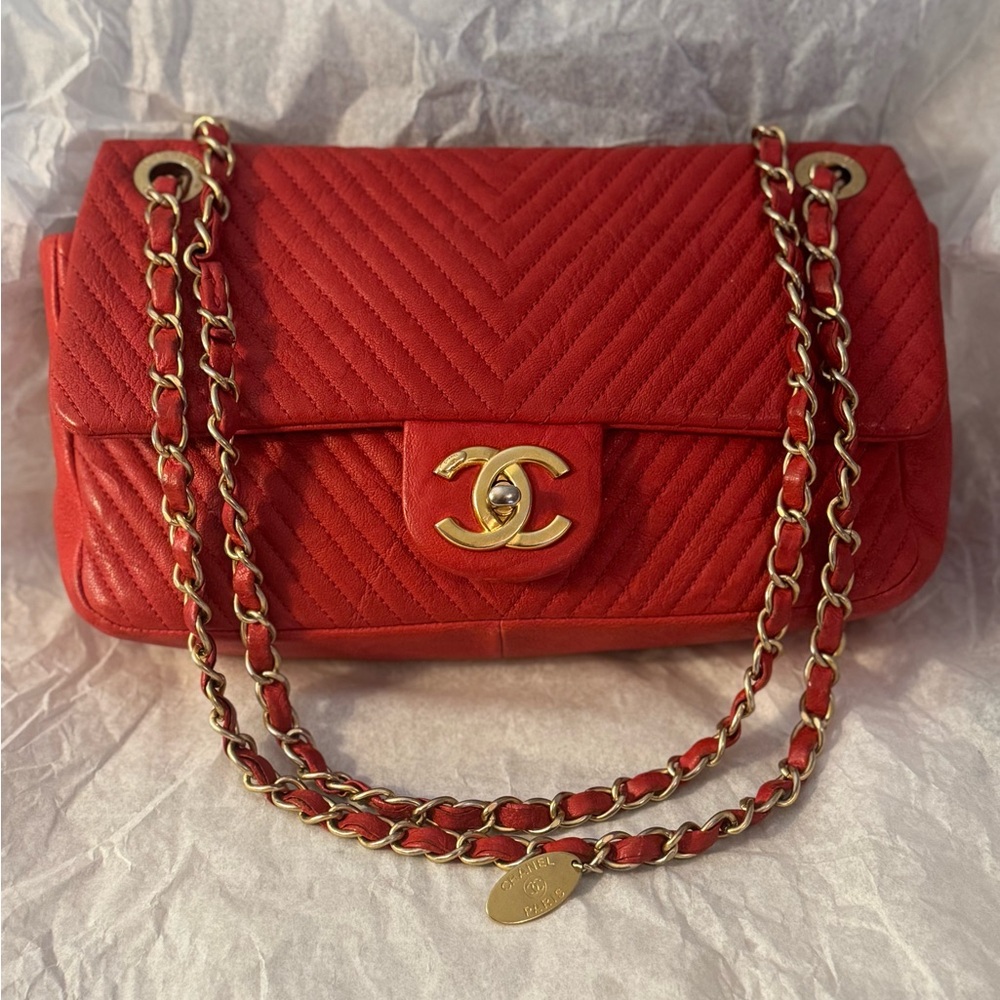CHANEL Red Medallion Charm Chevron Wrinkled Calfskin Medium Flap Bag